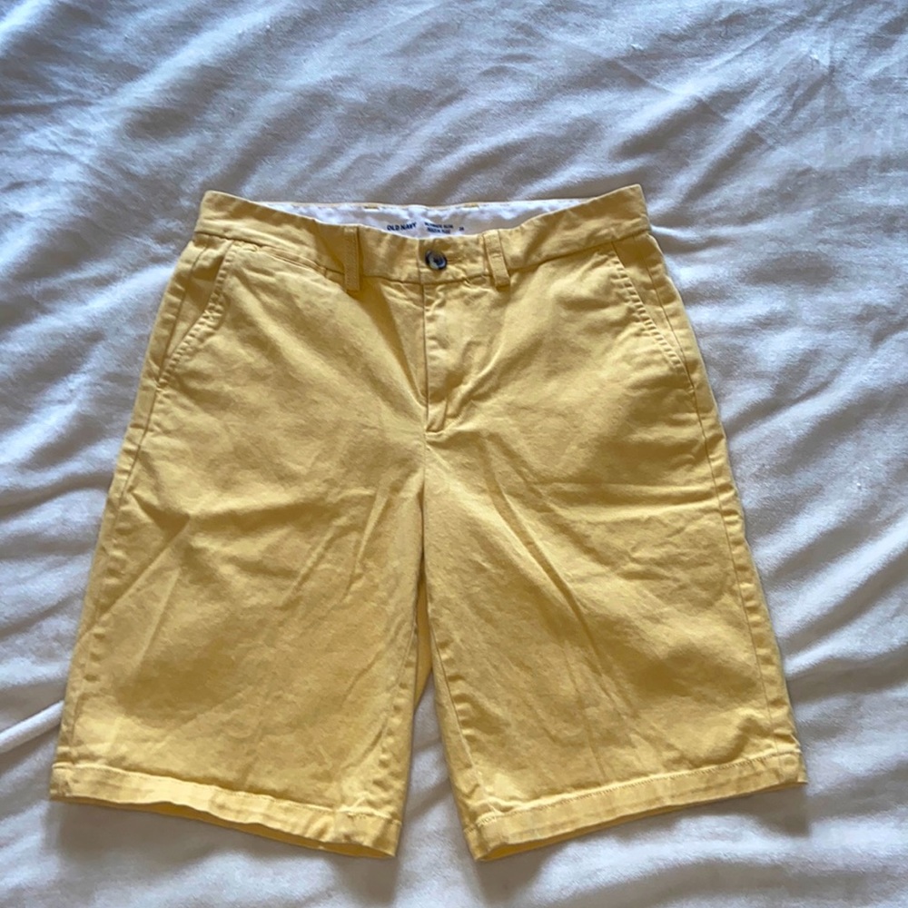 Yellow old navy shorts with a 28 waistband with 9in inseam